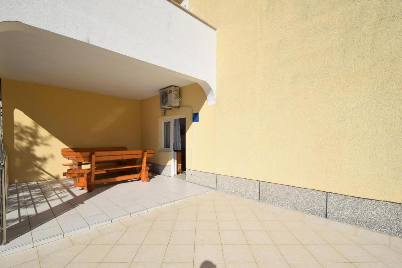 Apartments Buturajac Krk Town Exteriör bild